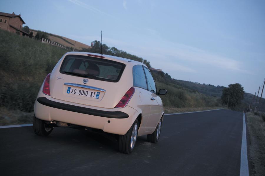  Lancia Ypsilon 2003 года  (фото 53 из 114)